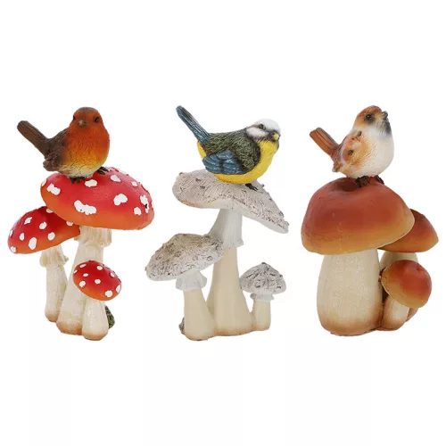 Őzlábgombán ülő kékcinege polyresin szobor, dekoráció, 10,5 x 8 x 15 cm