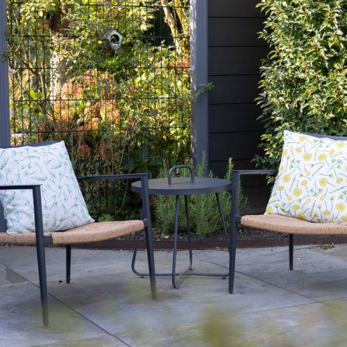 UV álló, vízlepergető fehér virágos kültéri párna, 49 x 49 cm