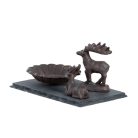 Öntöttvas madáritató és fürdető tál palatáblán, szarvas figurákkal