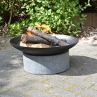Öntöttvas tűzrakó tál terrazzo gránit gyűrűn, 59 cm átmérőjű