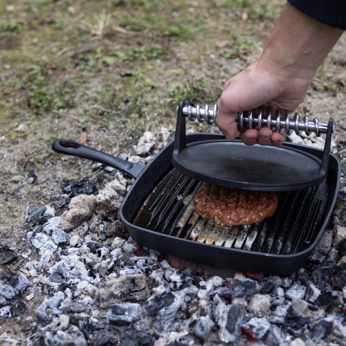 Öntöttvas hamburgerhús formázó, steak nehezék, 18 cm átmérőjű