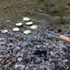 Grill kosár, összecsukható állvánnyal, 31,5 x 53 cm