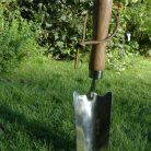 Rozsdamentes acél lapát, kőrisfa nyéllel, 32 cm