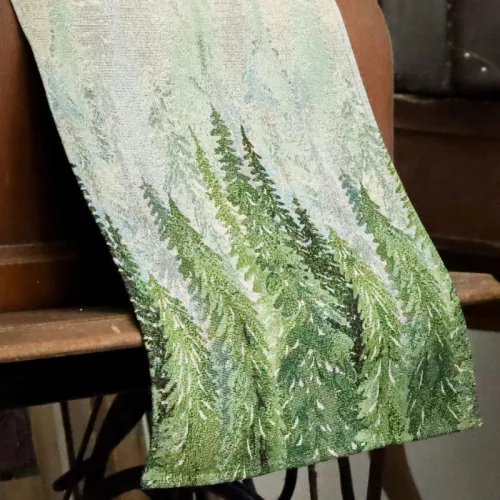 Fenyőerdő, arany lurexes gépi gobelin asztali futó, 44 x 140 cm