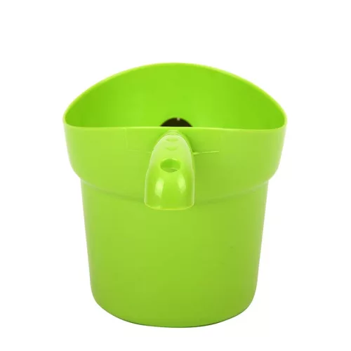 Gyerek vödör és locsoló egyben