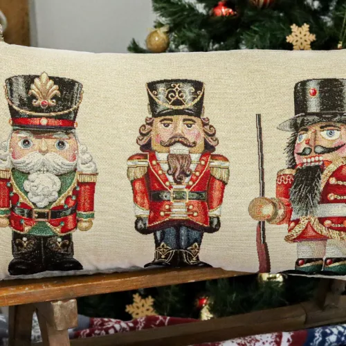 Diótörők, arany lurexes gépi gobelin díszpárna huzat, párnabéléssel, 40 x 70 cm