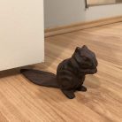 Öntöttvas ajtókitámasztó mókus, 0,6 kg