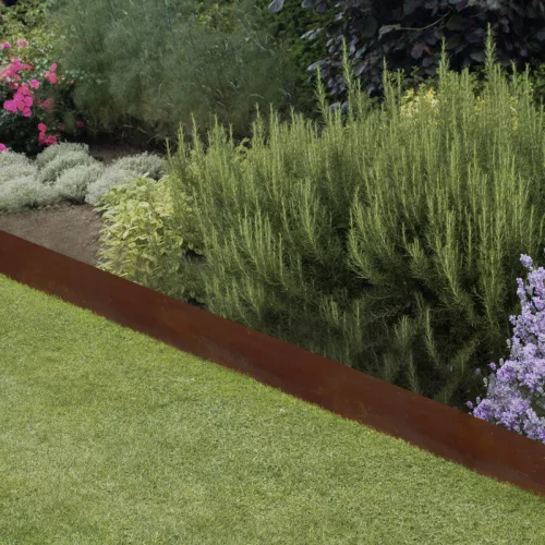 Rusztikus stílusú leszúrható fém ágyásszegély, gyepszegély, 100 x 22 cm