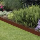 Rusztikus stílusú fém ágyásszegély, gyepszegély,  480 x 20 cm