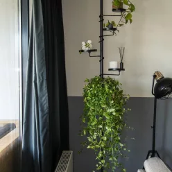   Teleszkópos virágtartó állvány 5 tálcával, fekete,  300 cm