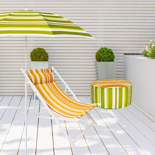 UV álló, vízlepergető kültéri puff, zöld és narancssárga csíkos, 54 cm átmérőjű