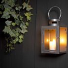 Falra szerelhető fémből készült lámpás, 14 x 23 cm